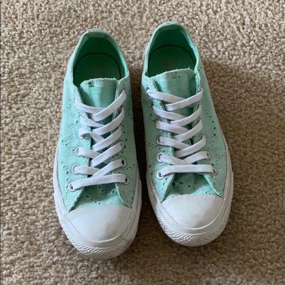 Converse - Picture 2 of 3